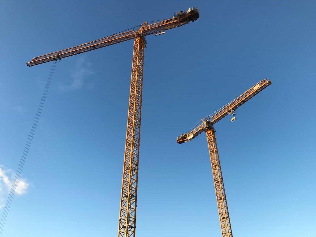 Looking for a crane to hire? Saddle jib tower crane