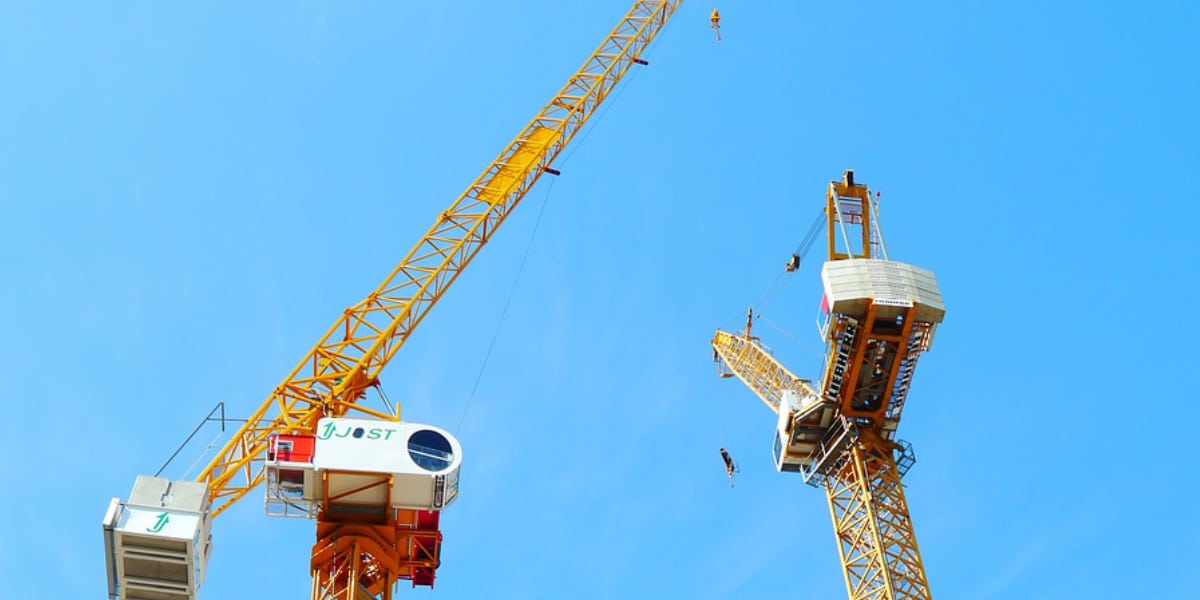 Luffing jib tower crane advantages and disadvantages